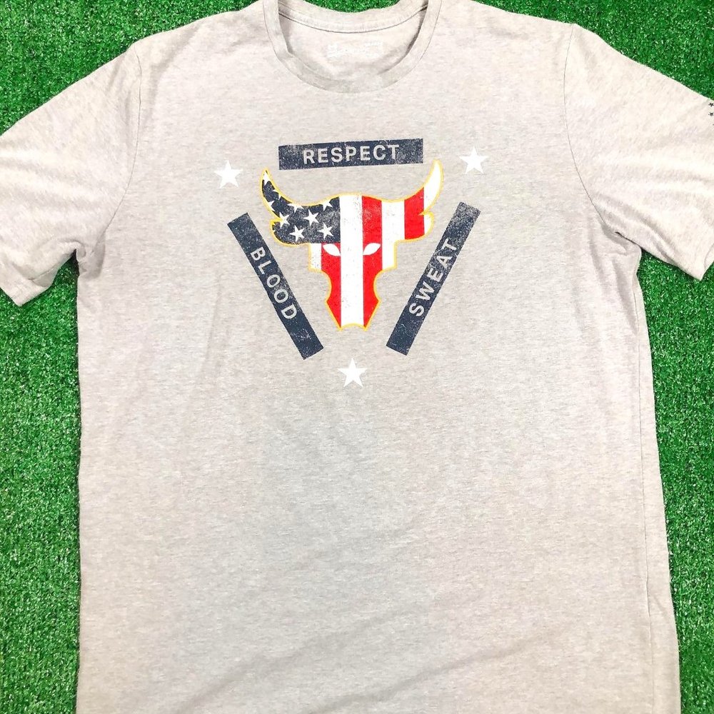 UNDER ARMOUR Men's T-Shirt In Large.